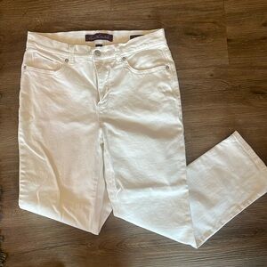 Gloria Vanderbilt White Jeans
